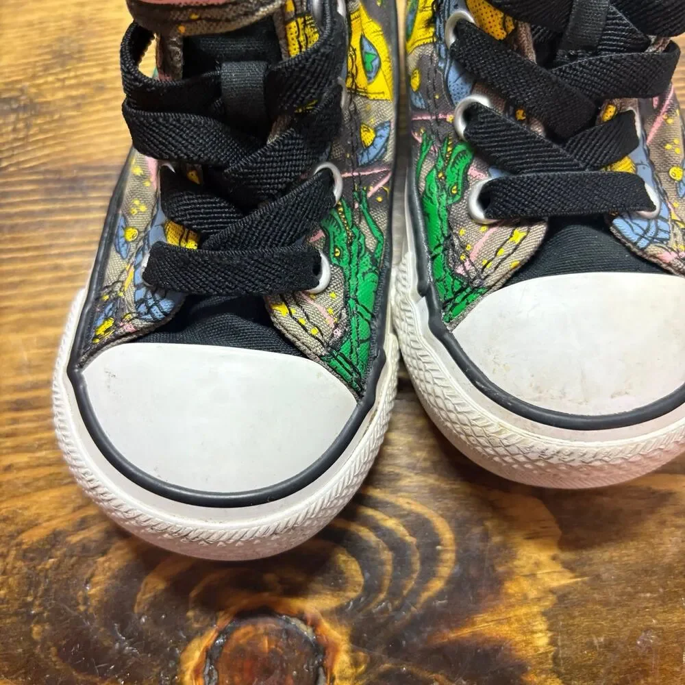 Converse Dino Sneakers Size 5‎